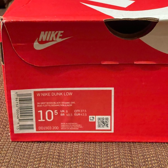 100% Auth Nike Dunk Lows - Picture 11 of 13